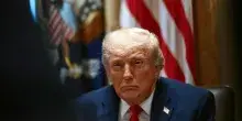 Notte di scontri nel Golfo. Trump: 'I negoziati evolvono, potrei incontrare Khamenei'