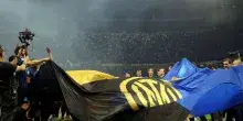 Scudetto Inter, sul tetto della sede la scritta luminosa 'Campioni'