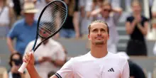 Roland Garros: Zverev vola ai quarti, batte De Jong in tre set