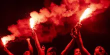 Guerriglia a Parigi per la festa della Champions, un morto e 219 feriti