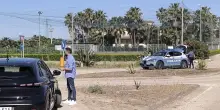 Fuggono a posto di blocco e si schiantano, muore 16enne