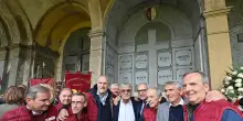 Calcio: squadra fischiata a Superga, poi il canto 'C'&egrave; solo il Grande Torino'
