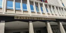Morto in fabbrica a 47 anni, sindacati 'subito un tavolo in Prefettura'