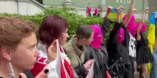 Sit in delle Pussy Riot e Femen al padiglione Russia della Biennale di Venezia