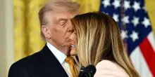 Melania definisce Trump leader 'empatico', la platea scoppia a ridere