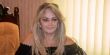 La cantante Bonnie Tyler in coma farmacologico dopo intervento d'urgenza