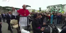 Il Papa nell'anniversario di pontificato: "Io il primo benedetto"