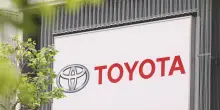 Toyota ridurr&agrave; produzione di 83.000 veicoli a causa della guerra in Medio Oriente