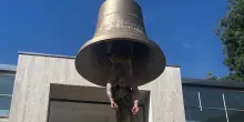 "Donna campana" al Padiglione dell'Austria, il pi&ugrave; visitato ai Giardini della Biennale