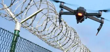 Drone con un kg di hashish abbattuto nel carcere di Napoli Poggioreale