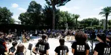 Mattarella: 'Deve prevalere le forza della legge e non la prepotenza delle armi'