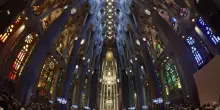 Il Papa nella Sagrada Familia: 'I cristiani non possono fare la guerra'
