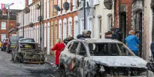 A Belfast &egrave; caccia allo straniero, lo spettro di violenze fuori controllo