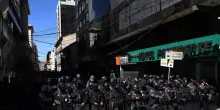 Bolivia, dopo lo stato di emergenza Paz ordina all'esercito di sbloccare le strade
