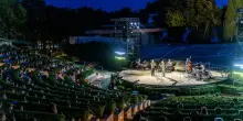 Biennale teatro, perdita di identit&agrave; e confini tra scienza e emigrazioni