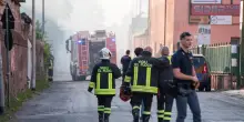 Fiamme in un vivaio a Roma, alta colonna di fumo evacuate alcune case