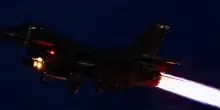 Nuova ondata di raid Usa sull'Iran. Teheran: colpite basi americane in Kuwait, Bahrein e Giordania