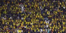 Mondiali: tifosi seguono la nazionale dell'Ecuador con una bandiera gigante