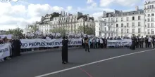 Noa e Mira Awad cantano a Parigi per la pace tra Israele e Palestina