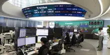 Borsa: l'Europa apre in rialzo, corre il settore tecnologico. Il petrolio sotto i livelli pre guerra