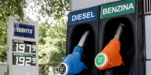 Prezzo del petrolio in ribasso, Wti scambiato a 80,36 dollari
