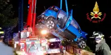 Auto nel lago di Como, ubriaco provoca l'incidente e scappa
