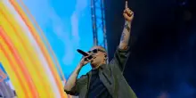 Gli anni d'oro di Max Pezzali arrivano allo stadio Maradona