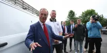 Farage invoca le elezioni politiche in Gb dopo dimissioni di Starmer