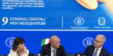 'Non &egrave; mai troppo presto!' campagna su rischi dipendenza dai social