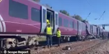 Scontro tra due treni a nord di Londra, morto il macchinista. Ci sono feriti gravi