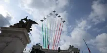 2 giugno, 80 anni della Repubblica: il sorvolo delle frecce tricolori all'Altare della Patria