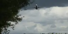L'Ue rassicura sul jet fuel, 'nessun segnale di carenze'