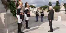 2 giugno: 80esimo anniversario della Repubblica, l'omaggio del Presidente Mattarella al Milite Ignoto