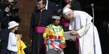 Il Papa: 'Curiamo il mondo, no alle logiche di dominio'
