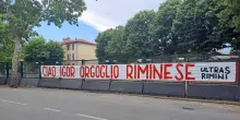 Tifosi, cori e bandiere: a Rimini l'ultimo saluto a Protti