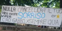 Scontro Suv-scooter, fiaccolata dei compagni di classe del 17enne