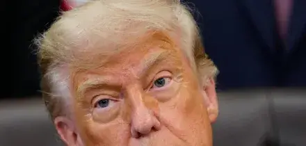 Trump in calo ancora nel sondaggi, solo il 30% degli americani lo approva