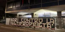 Calcio, striscione in via Allegri: "Bari contro la multipropriet&agrave;"