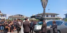 Scontro Suv-scooter, Viareggio si ferma per i funerali del 17enne