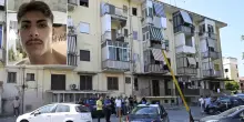 Freddato davanti casa a Napoli un 21enne incensurato, forse per una lite al calcetto