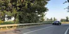 A Milano un agente della Polizia locale muore durante un inseguimento, ritrovato il suv pirata