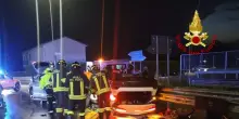 Scontro tra due automobili nel Trevigiano, un morto e sette feriti