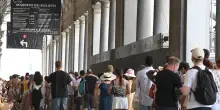 L'Italia nella morsa dell'afa, agli Uffizi condizionatori in tilt e stop alla vendita dei biglietti. Blackout in varie citt&agrave;