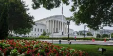 Corte Suprema Usa, voti per posta possono arrivare anche dopo l'Election Day