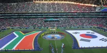 Mondiali: da Soweto a Johannesburg, vuvuzela e fuochi d'artificio per il Sudafrica