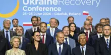 Zelensky: 'Colpite due raffinerie in Russia a 1500 chilometri'
