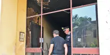 Morto nell'incendio di casa, arrestato un vicino per omicidio volontario
