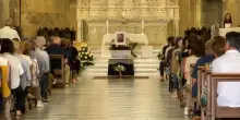 Morta a Mykonos, in 1000 ai funerali nella cattedrale di Arezzo