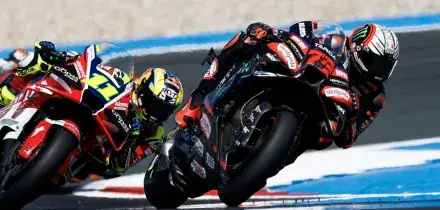 MotoGp: in Olanda prima fila tutta Aprilia con Martin in pole e Bezzecchi terzo