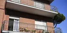 Triplice omicidio a Roma, uccisi a coltellate genitori e figlia minorenne. Ricercato un amico di famiglia